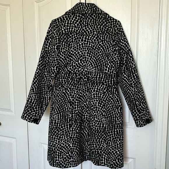 Coat - Picture 4 of 7